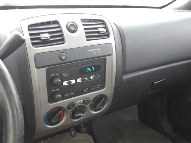 2011-chevrolet-colorado-image-16