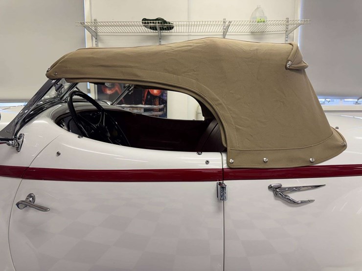 1936-auburn-852-supercharged-boattail-speedster-image-3