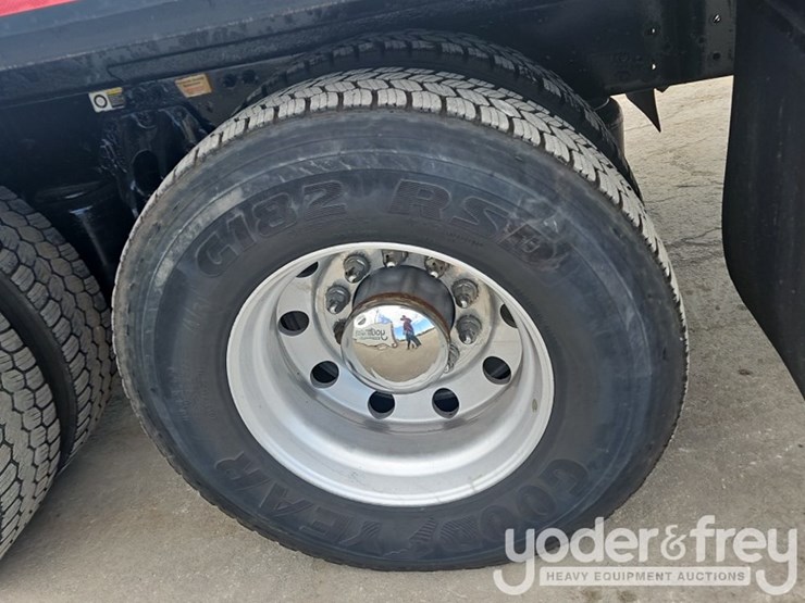 2017-kenworth-t880-image-12