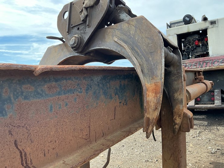 deere-335c-image-53
