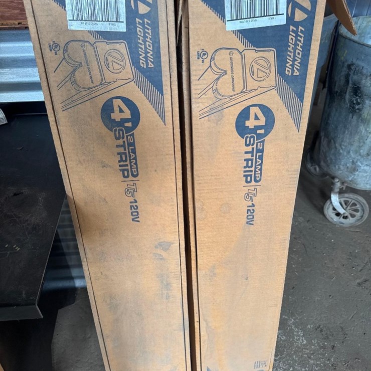 (6) New Lithonia Lighting Co 4ft T5/120v Shop Lights