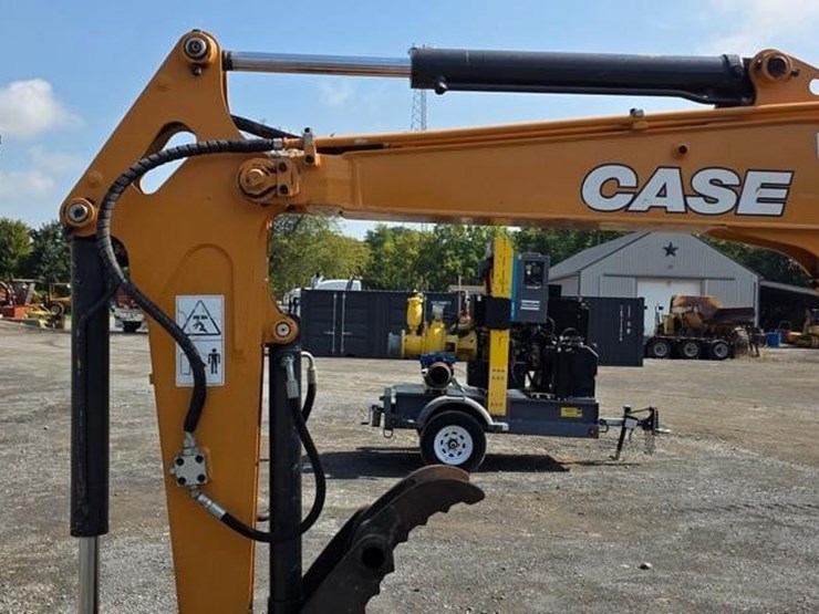 2018-case-cx37c-image-9