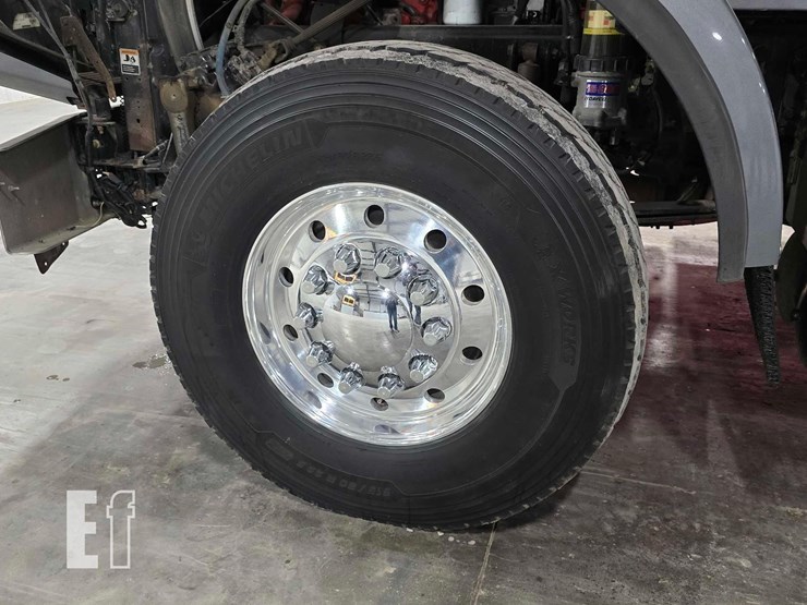2016-kenworth-t800-image-28
