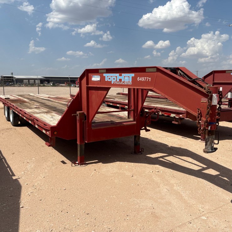 2014 TOP HAT TRAILERS 30’ X 102” T/A GOOSENECK TRAILER