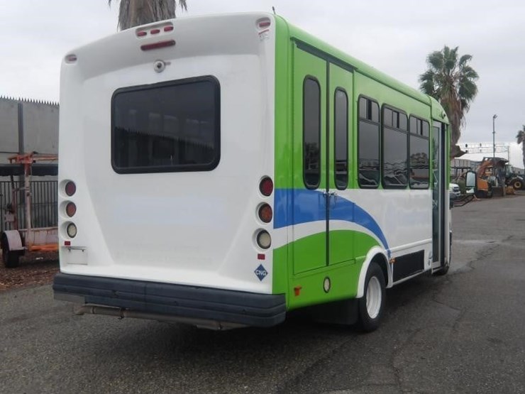 2016-ford-e450-image-3