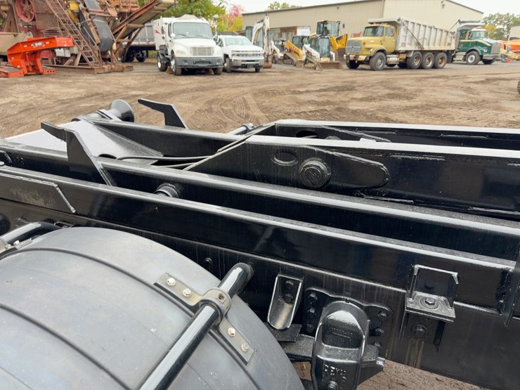 1999-kenworth-t300-image-13