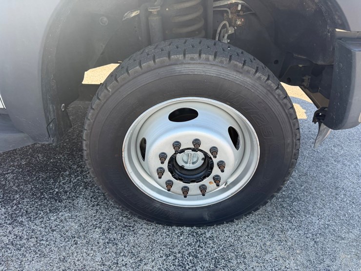 2016-ford-f550-image-11