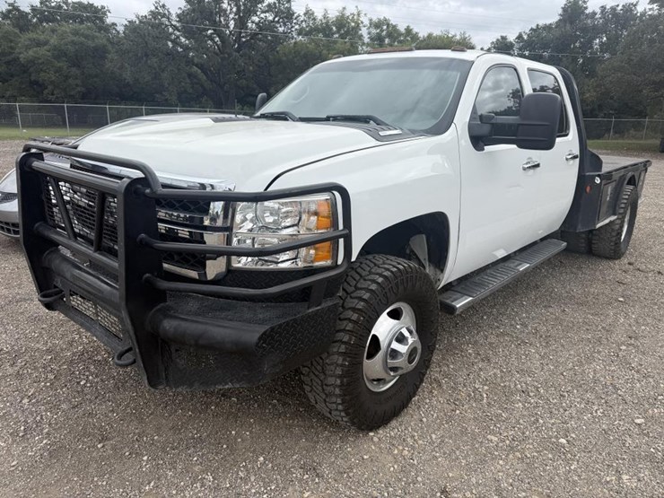 2011-chevrolet-silverado-3500-image-1