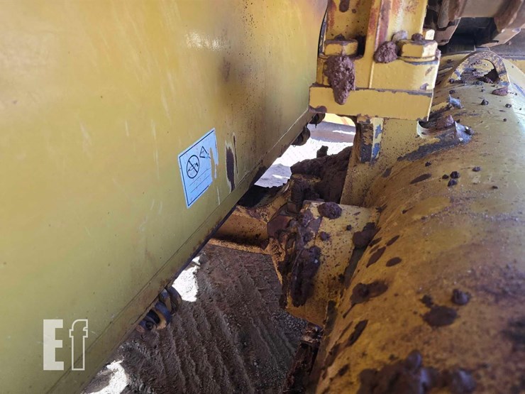 2016-caterpillar-d6t-xl-image-38