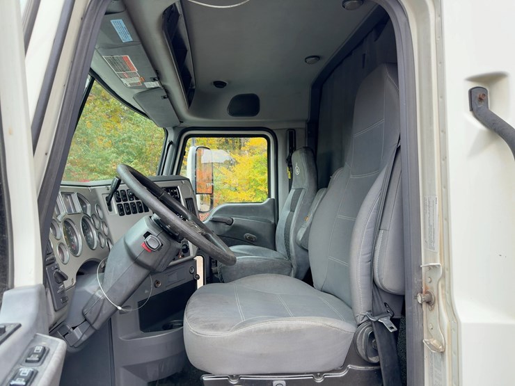 2018-mack-pinnacle-cxu613-image-23