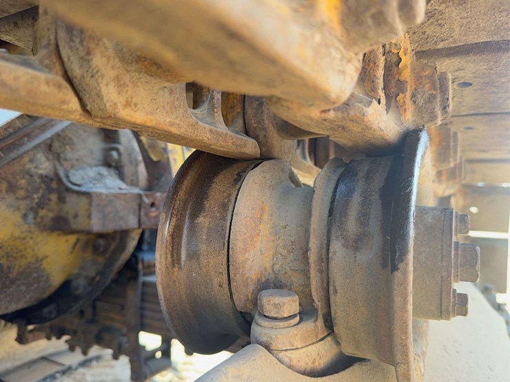 caterpillar-28-image-18