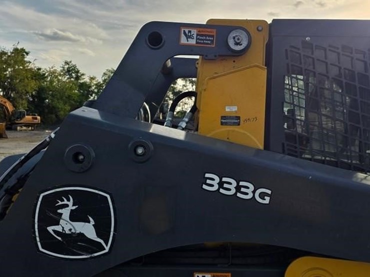 2022-deere-333g-image-16