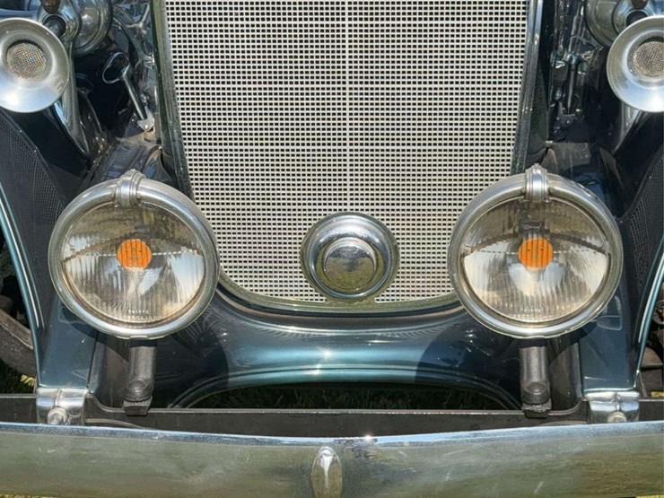 1932-cadillac-v-16-fleetwood-image-21