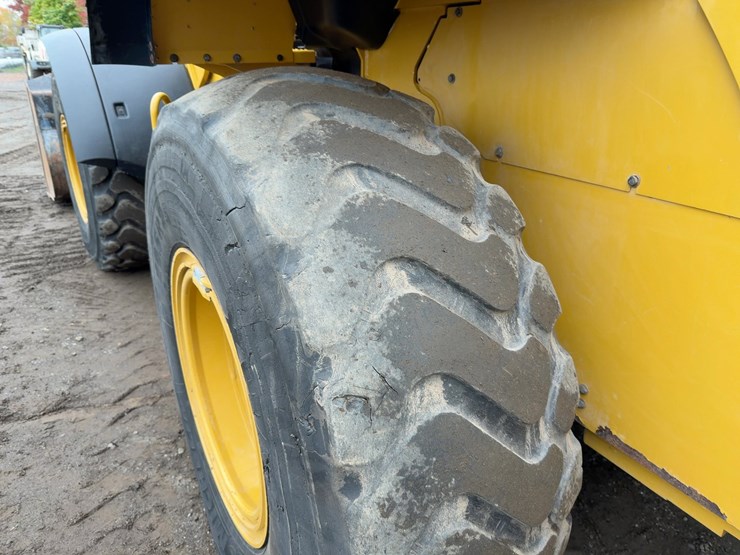 2020-caterpillar-938m-image-14