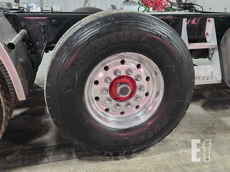 2009-kenworth-t800-image-28