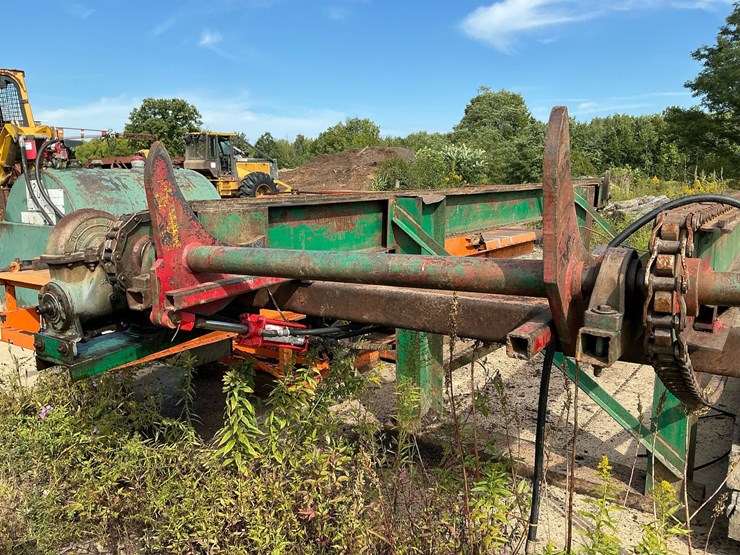 #128-•-log-deck-with-stop-and-loader-image-9
