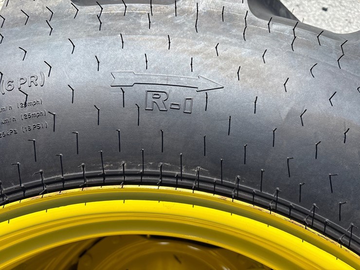 #1067-•-john-deere-r1-ag-tires-with-rims-image-5