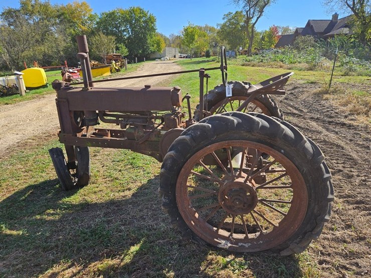 john-deere-model-b-image-2