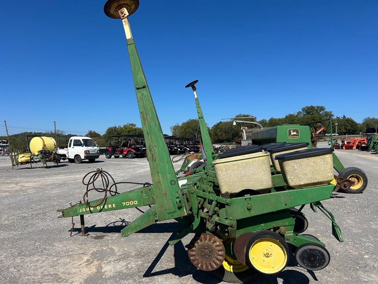 john-deere-7000-image-8