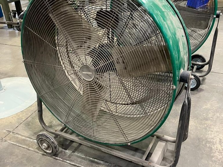 masterforce-30"-barrel-fan-image-1