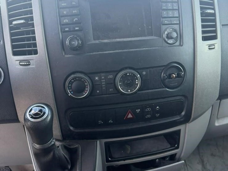 2018-mercedes-benz-sprinter-3500-image-13