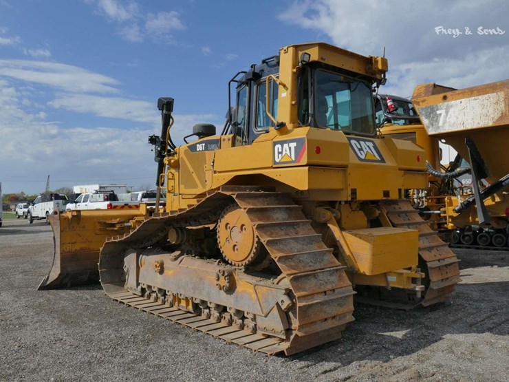 2014-caterpillar-d6t-lgp-image-2