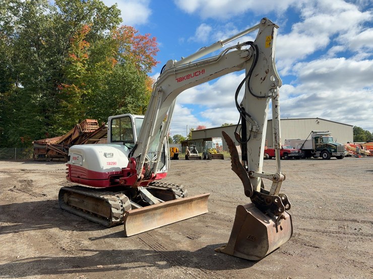 2017-takeuchi-tb290-image-7