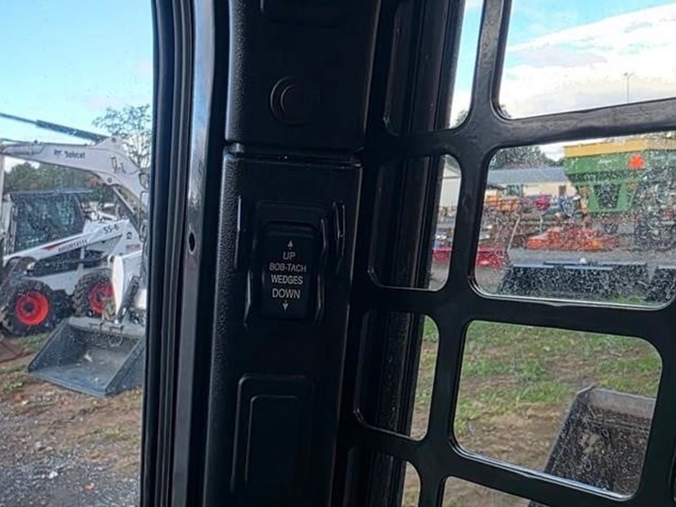 2018-bobcat-s550-image-51
