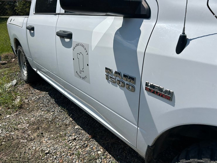 2014-dodge-1500-image-30