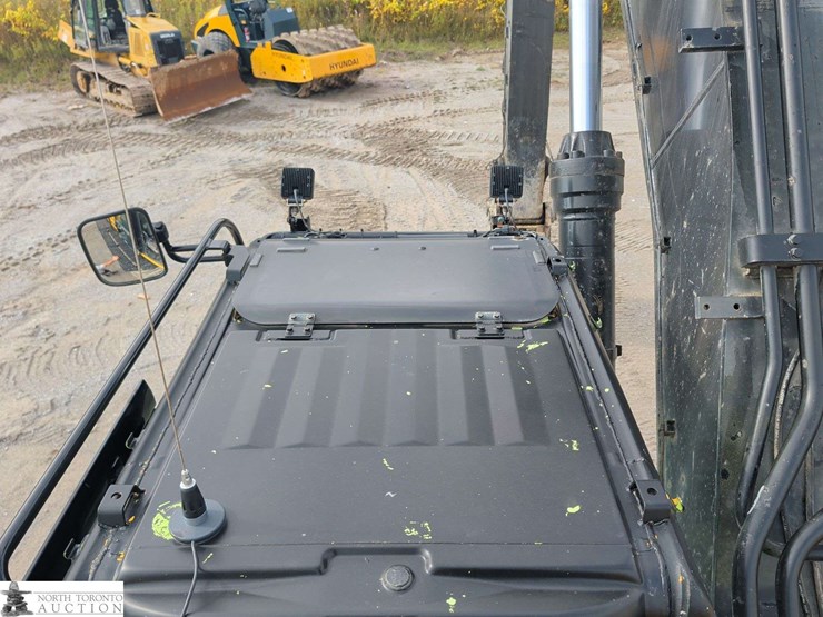 2010-john-deere-450-image-55