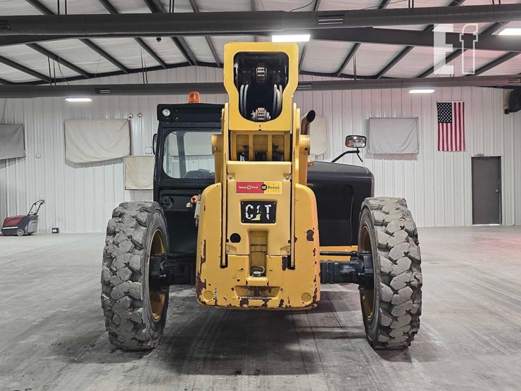2018-caterpillar-tl1055d-image-8