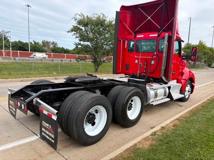 2015-kenworth-t680-image-3