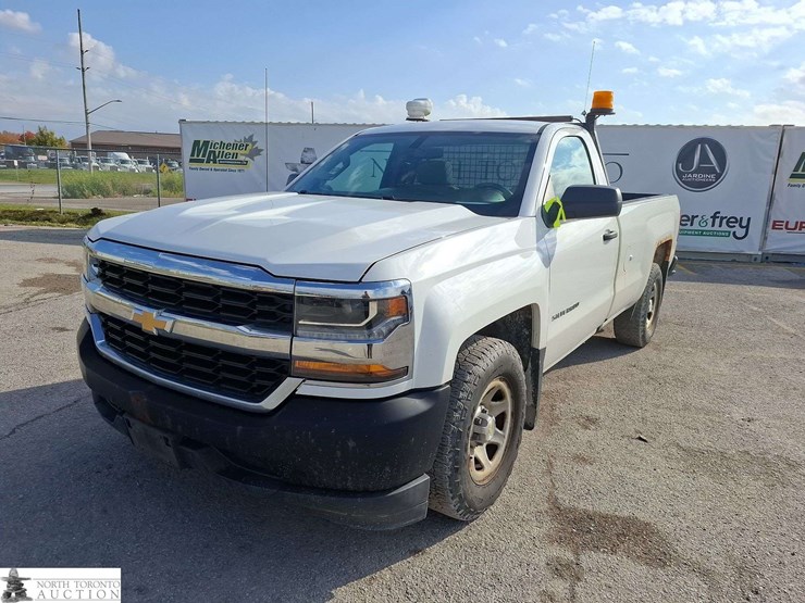 2018-chevrolet-silverado-1500-image-1
