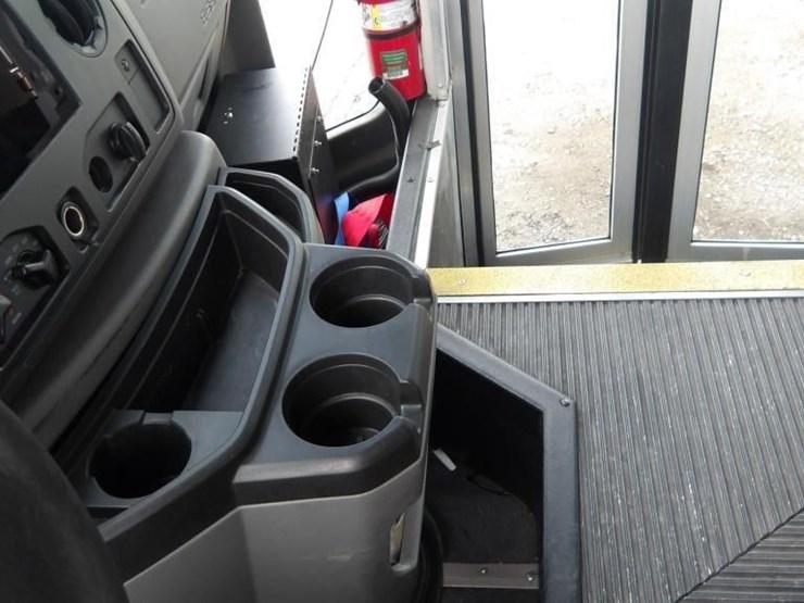 2018-ford-e450-image-24