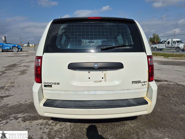 2010-dodge-grand-caravan-image-6