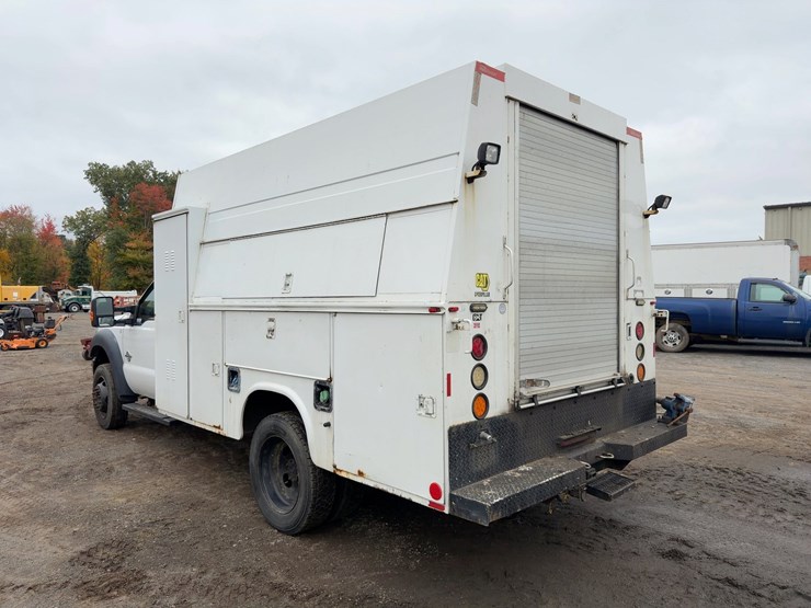 2013-ford-f550-xl-image-3