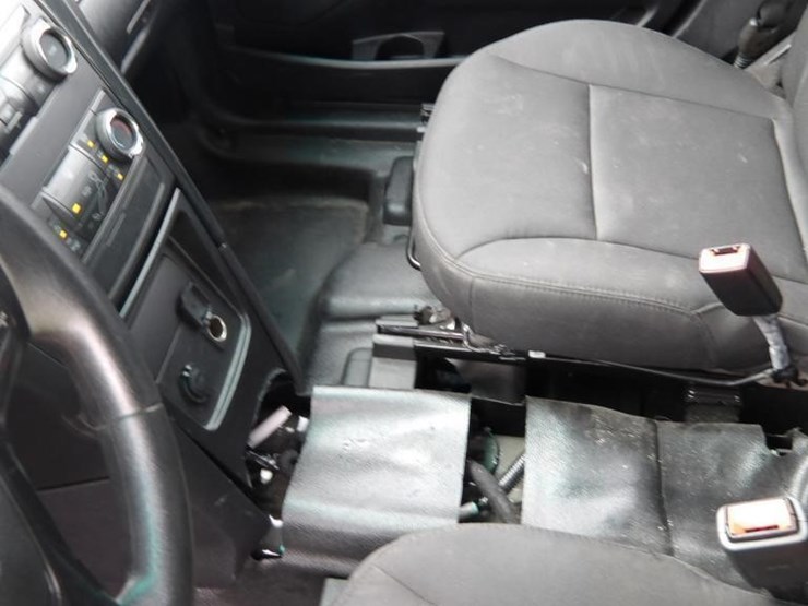 2019-ford-explorer-image-18