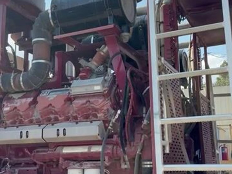 2012-caterpillar-c27-image-1