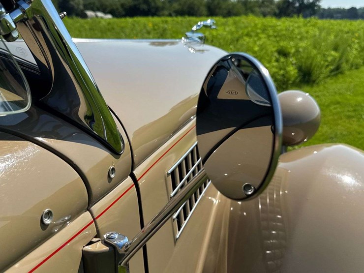 1935-ford-deluxe-phaeton-image-47