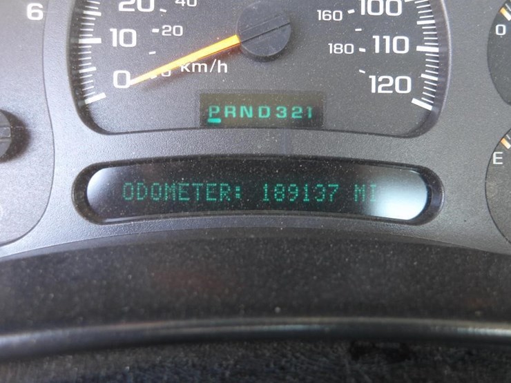2003-chevrolet-silverado-2500-image-16