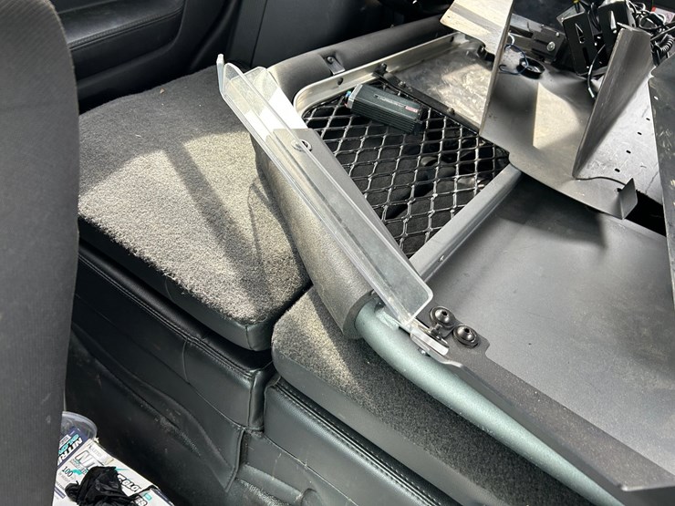 2018-ford-explorer-image-18