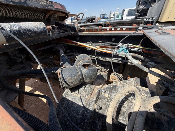 2009-kenworth-t800-image-11