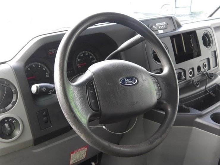 2016-ford-e450-image-18