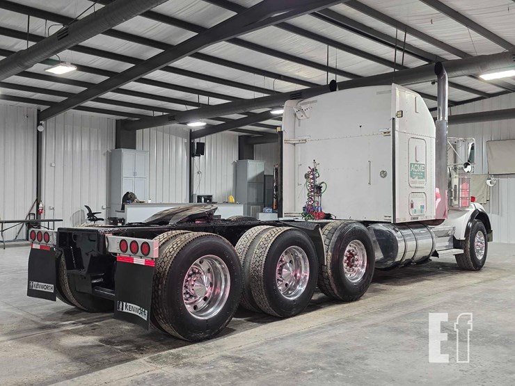 2009-kenworth-t800-image-3