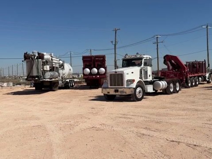 2012-peterbilt-367-image-1