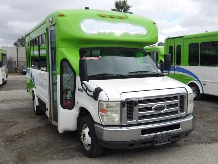 2016-ford-e450-image-2