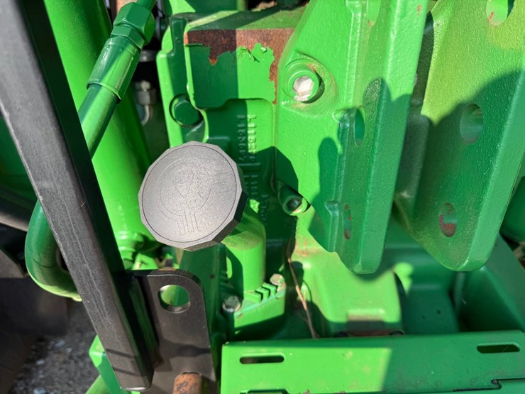 2017-john-deere-6110m-image-27