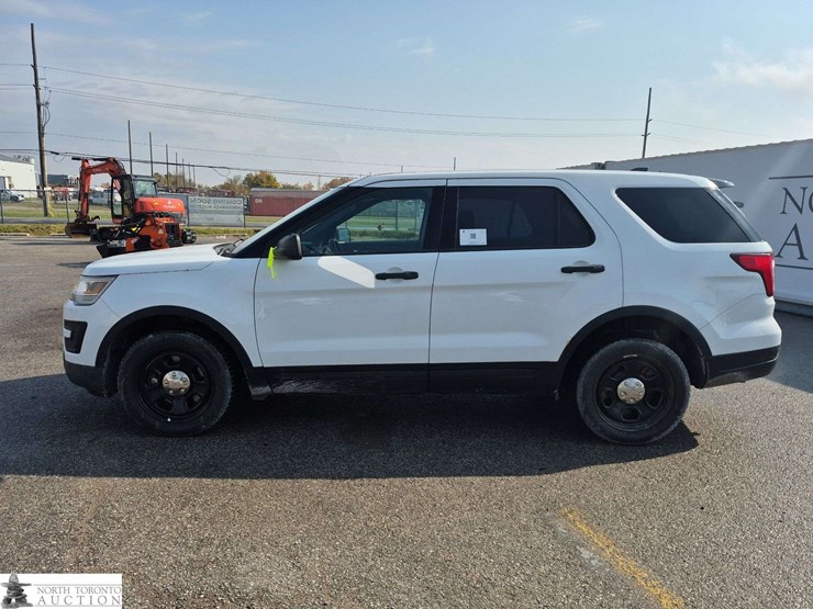 2018-ford-explorer-image-8