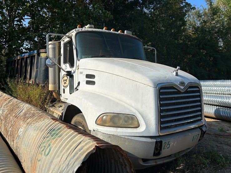 #10581-•-2006-mack-cxn613-daycab-s/a-truck-tractor-1m1ak06y36n008620-inv#10581-image-2