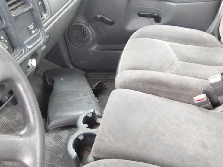 2006-chevrolet-silverado-2500-image-22